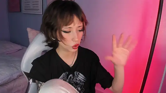 Hannahpage online show from 29, 4, 2026