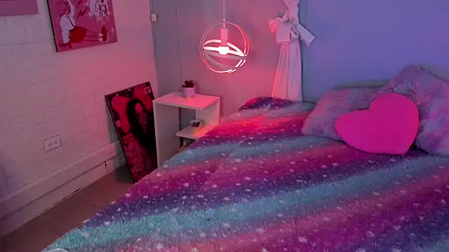 Hannahpage online show from 5, 11, 2025