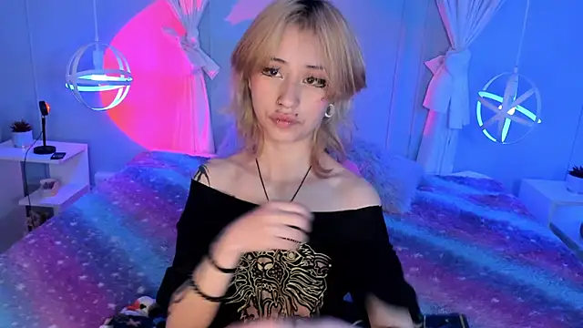 Hannahpage online show from 8, 10, 2025