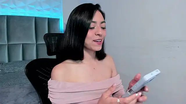 canelleGarces online show from 26, 9, 2025