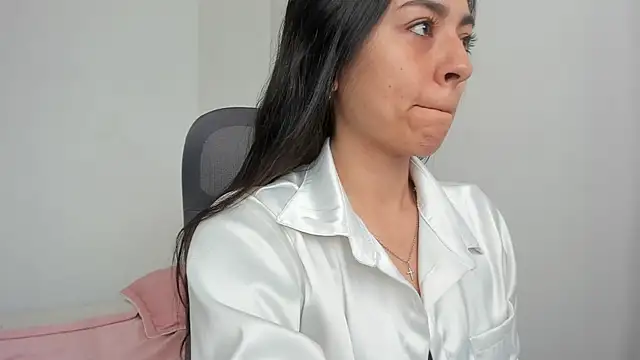 canelleGarces online show from 16, 7, 2026
