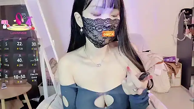 Snapshot of twlilybae chatting on 5, 11, 2025 twlilybae online show from 5, 11, 2025