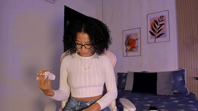 Ayleen Dunkan online show from 25, 10, 2025