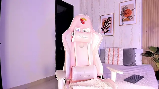 Ayleen Dunkan online show from 7, 11, 2025