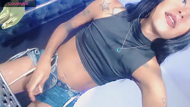 Snapshot of deborahotts chatting on 3, 12, 2025 deborahotts online show from 3, 12, 2025