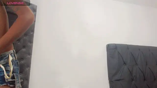 Snapshot of deborahotts chatting on 5, 12, 2025 deborahotts online show from 5, 12, 2025