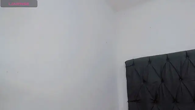 Snapshot of deborahotts chatting on 13, 11, 2025 deborahotts online show from 13, 11, 2025