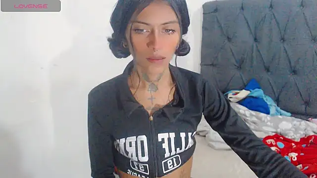 Snapshot of deborahotts chatting on 7, 10, 2025 deborahotts online show from 7, 10, 2025