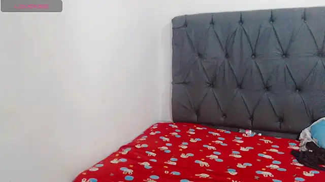 Snapshot of deborahotts chatting on 28, 10, 2025 deborahotts online show from 28, 10, 2025