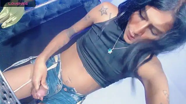 Snapshot of deborahotts chatting on 27, 11, 2025 deborahotts online show from 27, 11, 2025