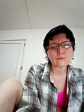 Vera Elle online show from 12, 11, 2025