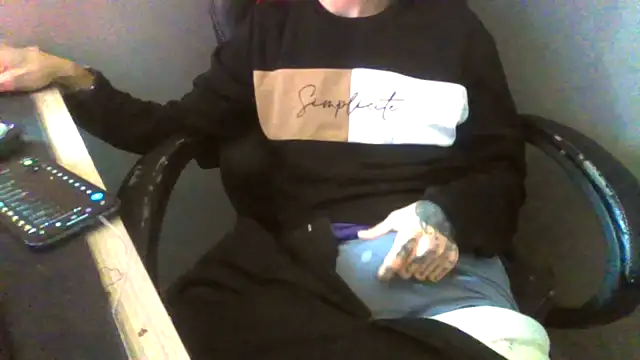 Snapshot of Dikklauss chatting on 14, 10, 2025 Dikklauss online show from 14, 10, 2025