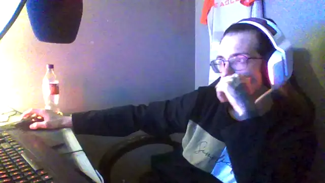 Snapshot of Dikklauss chatting on 13, 10, 2025 Dikklauss online show from 13, 10, 2025