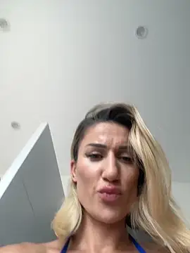 Snapshot of CamyBlossom chatting on 5, 10, 2025 CamyBlossom online show from 5, 10, 2025