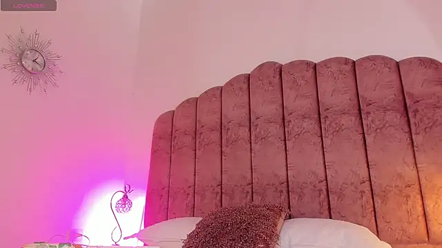 Evelinn Ruiz online show from 15, 9, 2025
