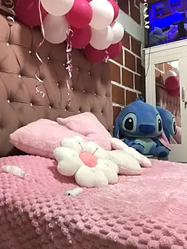 Rachellcooperrr online show from 6, 2, 2026