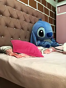 Rachellcooperrr online show from 22, 3, 2026