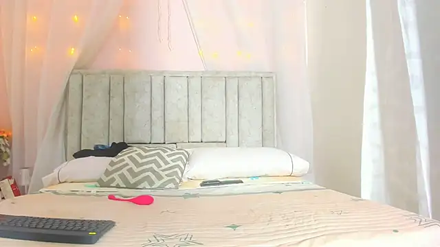 Rachellcooperrr online show from 7, 11, 2025