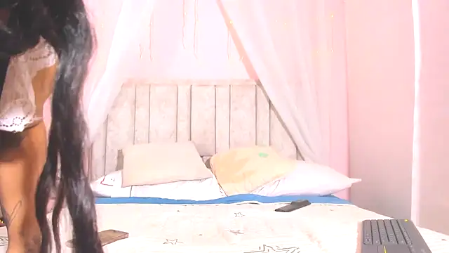 Rachellcooperrr online show from 23, 10, 2025