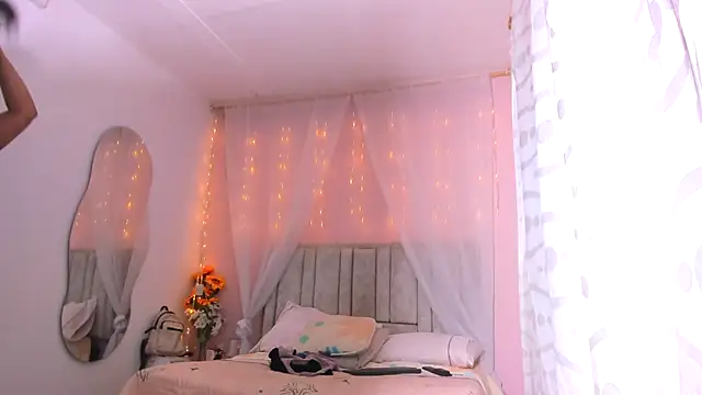 Rachellcooperrr online show from 15, 10, 2025