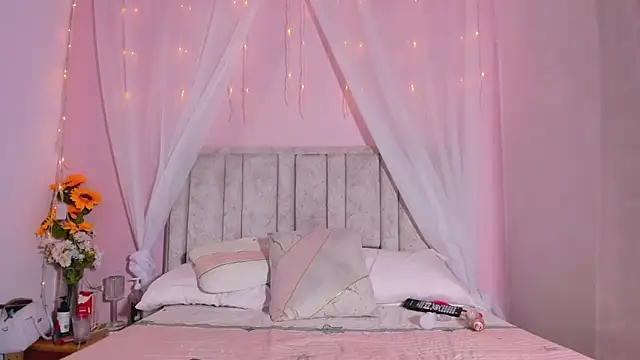 Rachellcooperrr online show from 13, 9, 2025