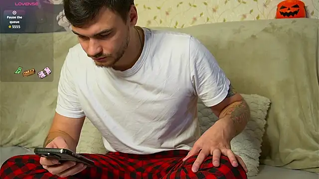 johnstoneisland online show from 14, 10, 2025