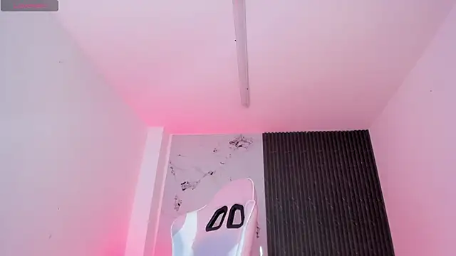 chloesagee online show from 10, 2, 2026