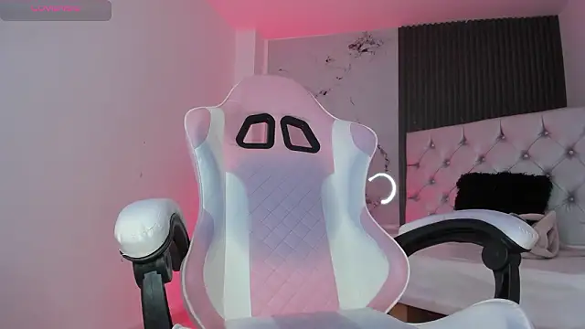 chloesagee online show from 5, 2, 2026