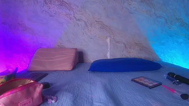 carol juicyy online show from 13, 11, 2025