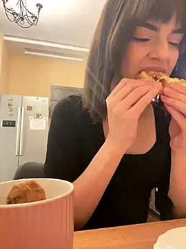 Snapshot of Miranda_Kerry chatting on 17, 10, 2025 Miranda Kerry online show from 17, 10, 2025