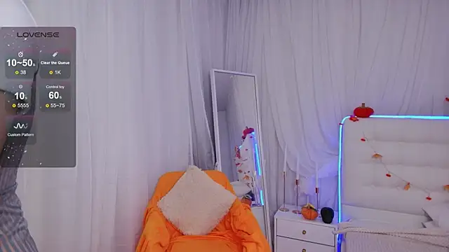 Snapshot of Miranda_Kerry chatting on 26, 10, 2025 Miranda Kerry online show from 26, 10, 2025