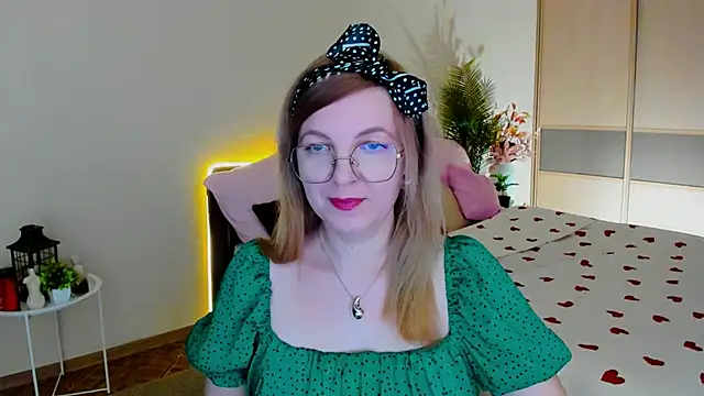 YourUniverser online show from 7, 5, 2026