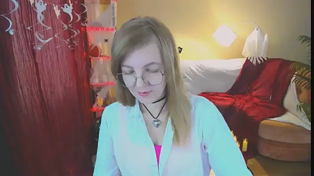 YourUniverser online show from 24, 10, 2025