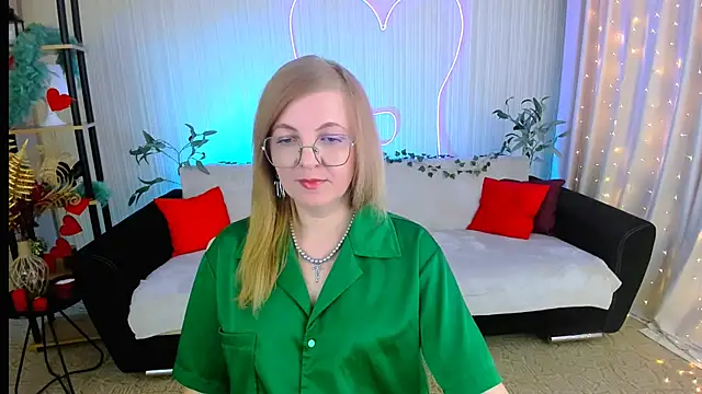 Snapshot of YourUniverser chatting on 16, 6, 2026 YourUniverser online show from 16, 6, 2026