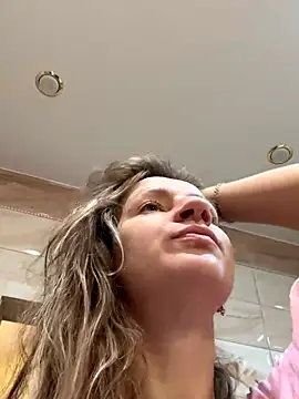 Snapshot of EvvaMur chatting on 17, 10, 2025 EvvaMur online show from 17, 10, 2025