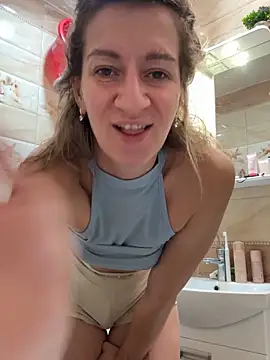 Snapshot of EvvaMur chatting on 7, 11, 2025 EvvaMur online show from 7, 11, 2025