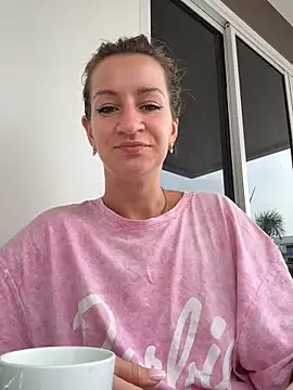 Snapshot of EvvaMur chatting on 19, 11, 2025 EvvaMur online show from 19, 11, 2025