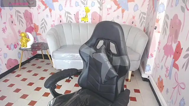 Luna Star v online show from 24, 10, 2025