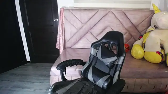 Luna Star v online show from 22, 10, 2025