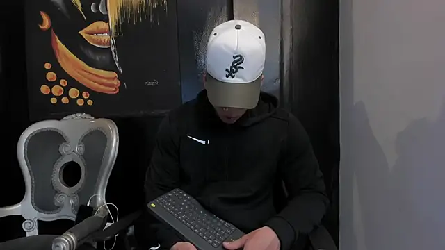 Snapshot of Draven_Marceaux chatting on 9, 10, 2025 Draven Marceaux online show from 9, 10, 2025