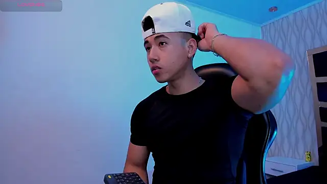 Snapshot of Draven_Marceaux chatting on 31, 10, 2025 Draven Marceaux online show from 31, 10, 2025