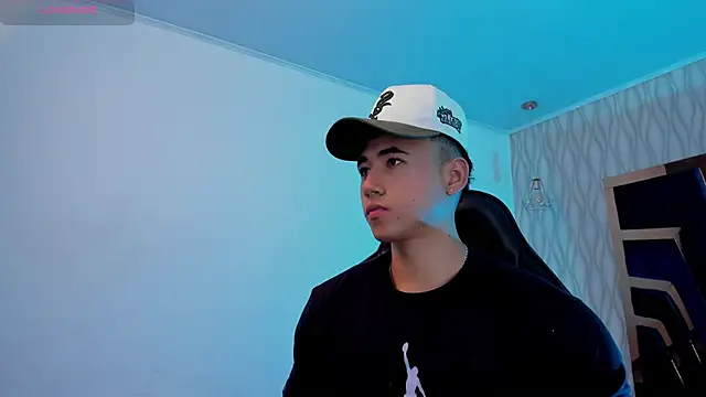 Snapshot of Draven_Marceaux chatting on 17, 11, 2025 Draven Marceaux online show from 17, 11, 2025