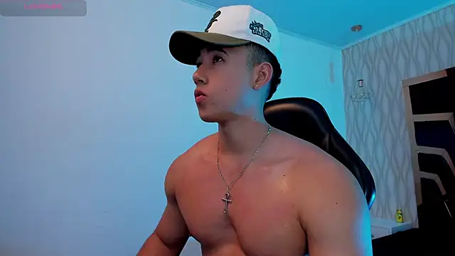 Snapshot of Draven_Marceaux chatting on 13, 11, 2025 Draven Marceaux online show from 13, 11, 2025