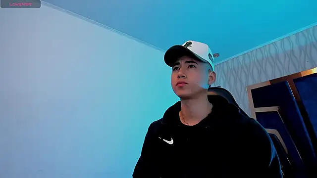 Snapshot of Draven_Marceaux chatting on 15, 11, 2025 Draven Marceaux online show from 15, 11, 2025