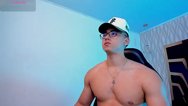 Snapshot of Draven_Marceaux chatting on 22, 10, 2025 Draven Marceaux online show from 22, 10, 2025