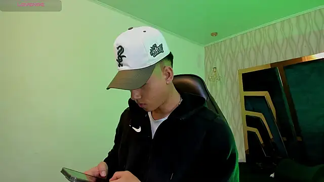 Snapshot of Draven_Marceaux chatting on 29, 10, 2025 Draven Marceaux online show from 29, 10, 2025