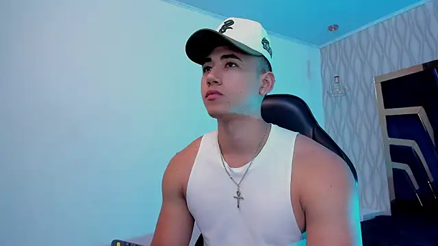 Snapshot of Draven_Marceaux chatting on 25, 10, 2025 Draven Marceaux online show from 25, 10, 2025