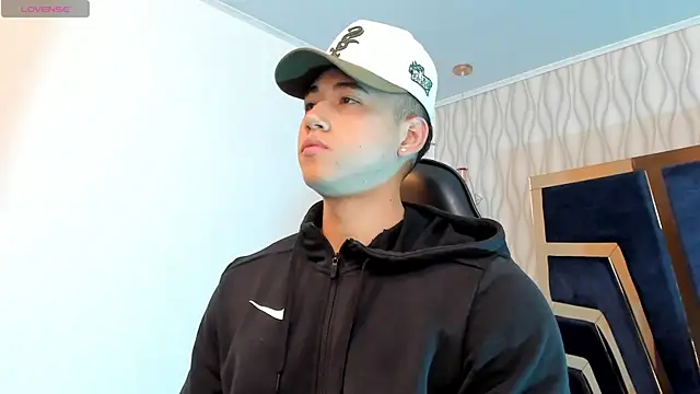 Snapshot of Draven_Marceaux chatting on 20, 10, 2025 Draven Marceaux online show from 20, 10, 2025