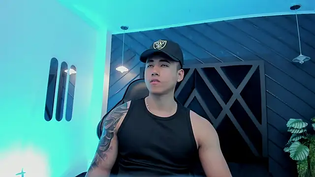 Snapshot of Draven_Marceaux chatting on 24, 11, 2025 Draven Marceaux online show from 24, 11, 2025