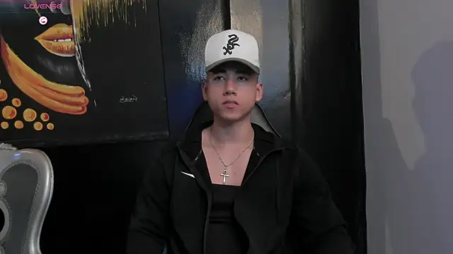 Snapshot of Draven_Marceaux chatting on 8, 10, 2025 Draven Marceaux online show from 8, 10, 2025